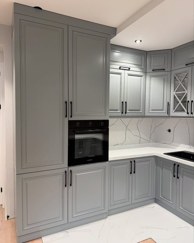 مطبخ نيو كلاسيك - رمادي